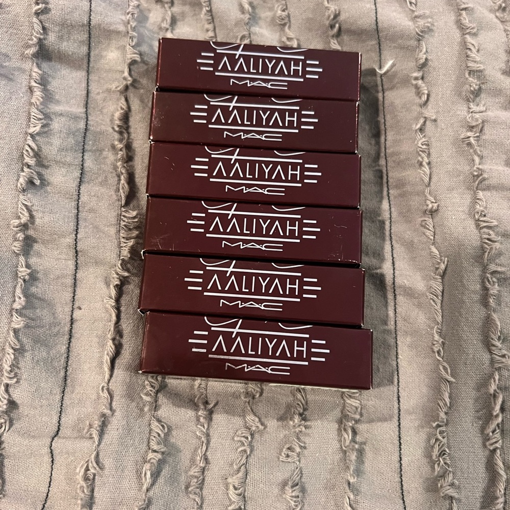 M.A.C. Makeup Aliyah Collection - Picture 9 of 15